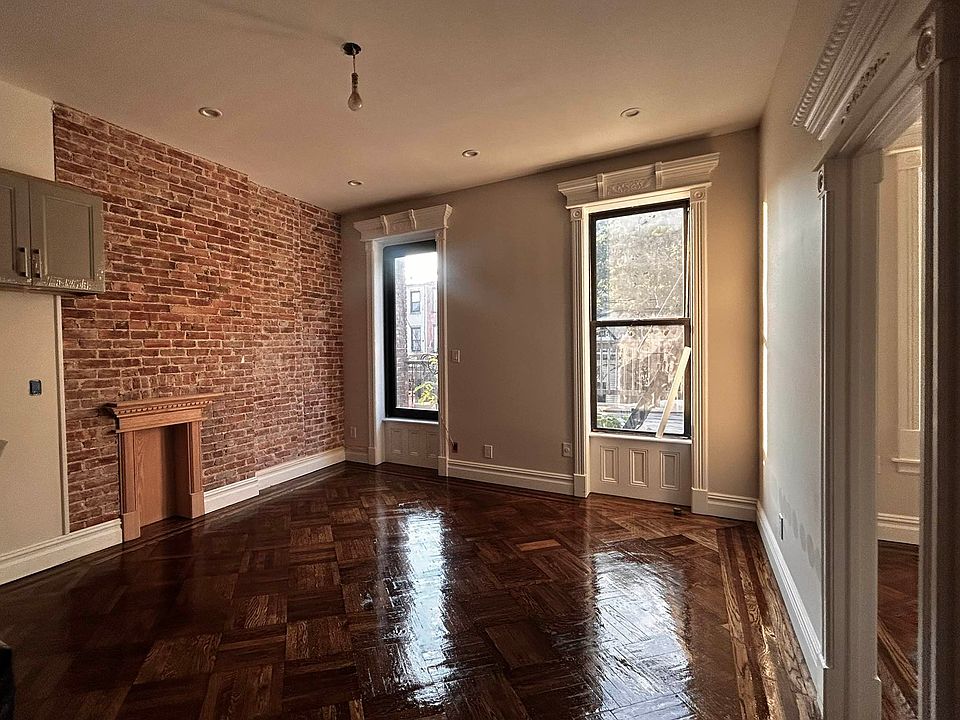 1st image of 217 Hancock St APT 5