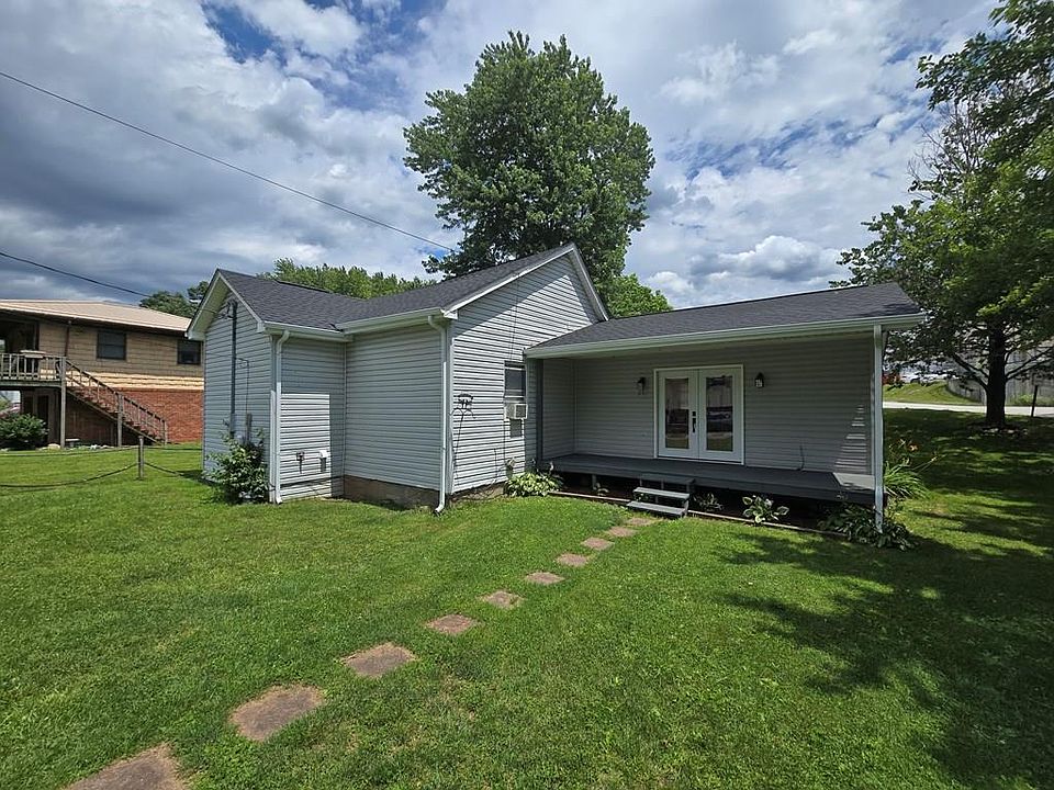 1st image of 205 Railroad St
