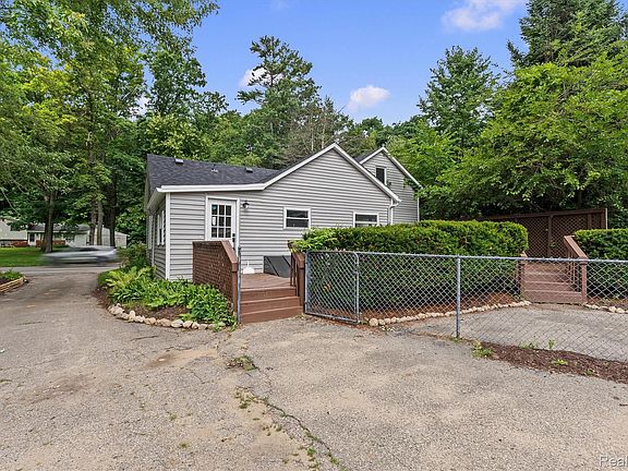 5th image of 420 N Baldwin Rd