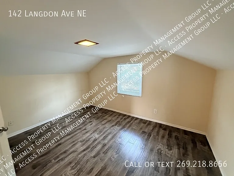 142 Langdon Ave NE — Photo 13