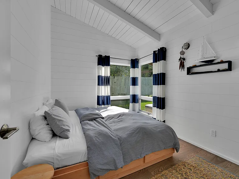 Pinetree Dr — Photo 13