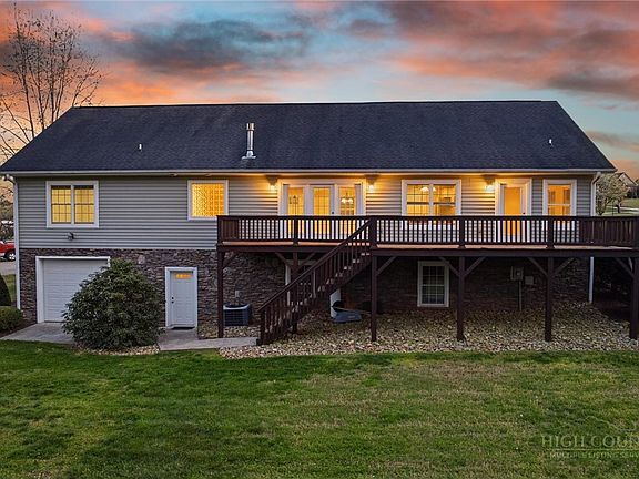 2nd image of 5205 South Oak Circle