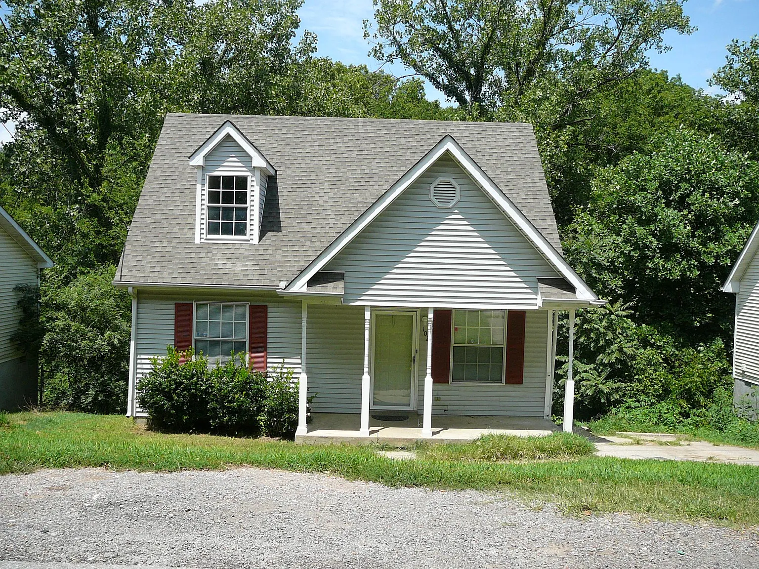 3 bed, 1050 sqft, $1,595 — Photo 1