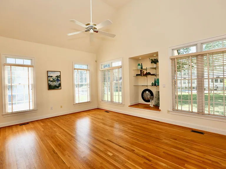 1709 Timber Ridge Ct — Photo 11