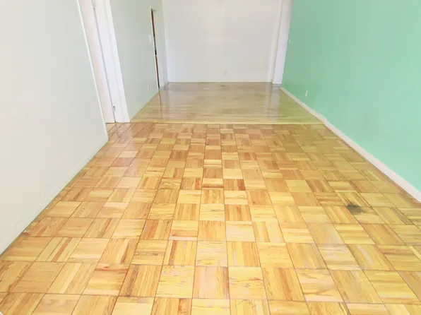 63-11 Queens Boulevard image 9 of 24