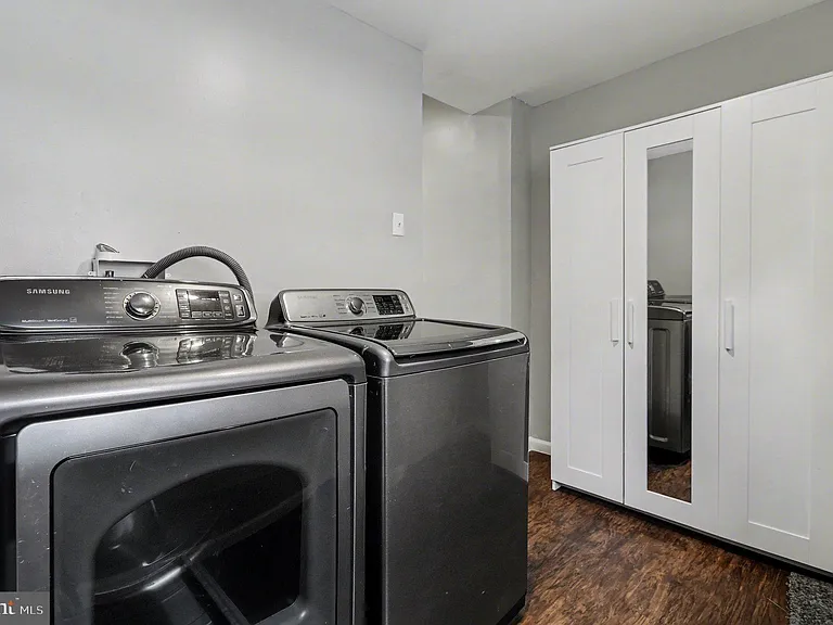 2238 Oakford St — Photo 12