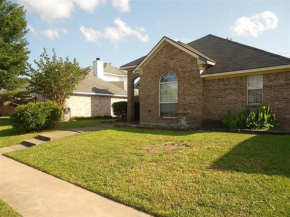 2nd image of 2809 Clearwater Dr