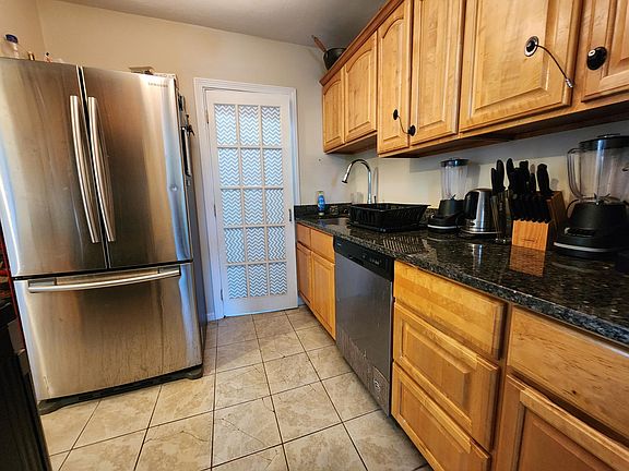 2nd image of 134 Gesler St #3