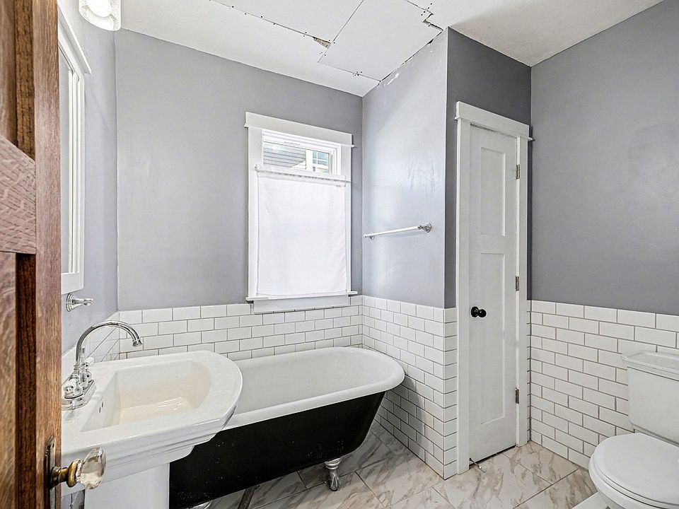 1st image of 2310 N 48th St
