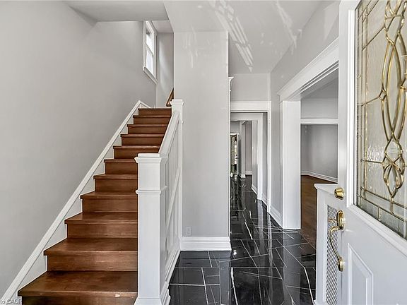 5th image of 172 Sherman Ave S