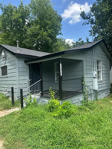 1609 Alma Blvd Photo 1
