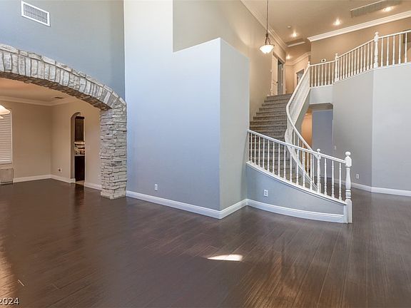 4th image of 11562 Bollinger Ln