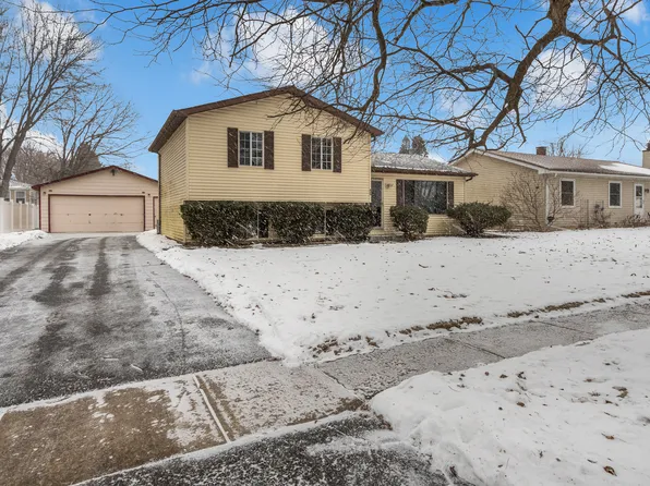 809 Thompson Ave, Winthrop Harbor, IL 60096