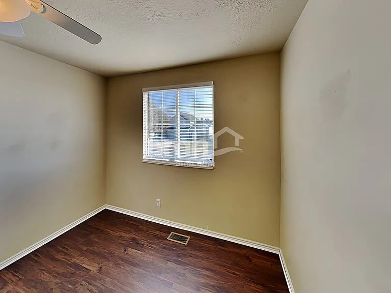 1261 E 3075 N — Photo 14