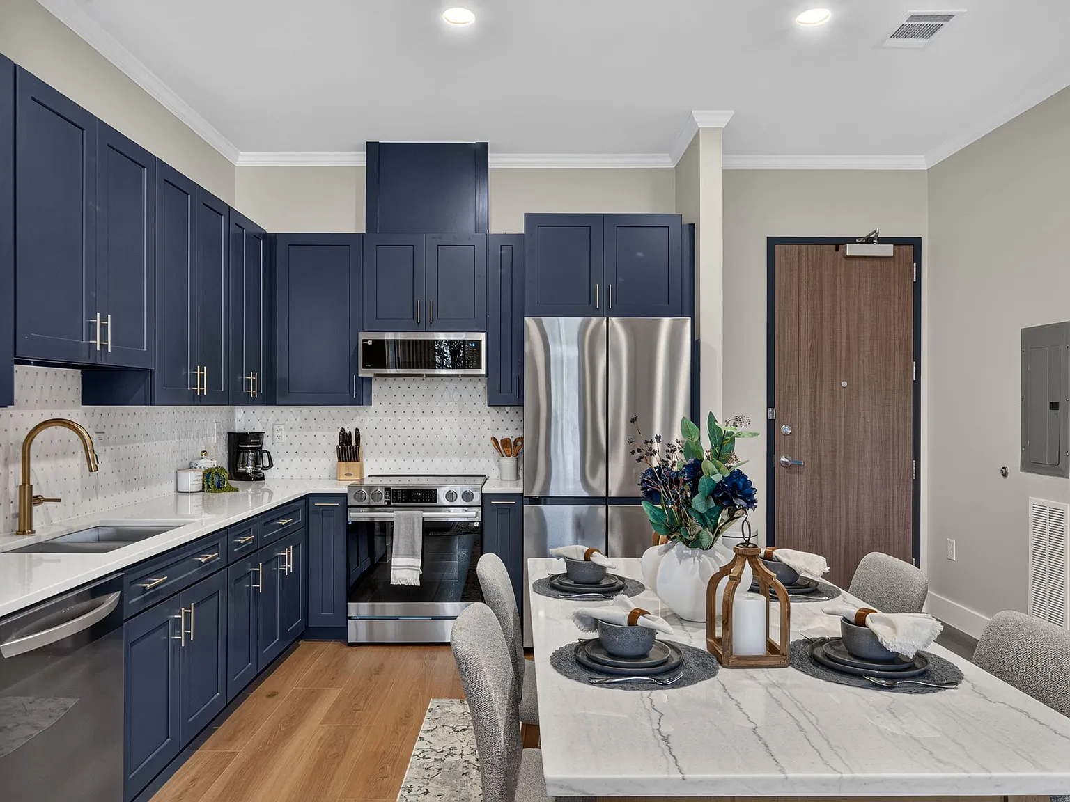 1 bed, 787 sqft, $2,300 — Photo 4