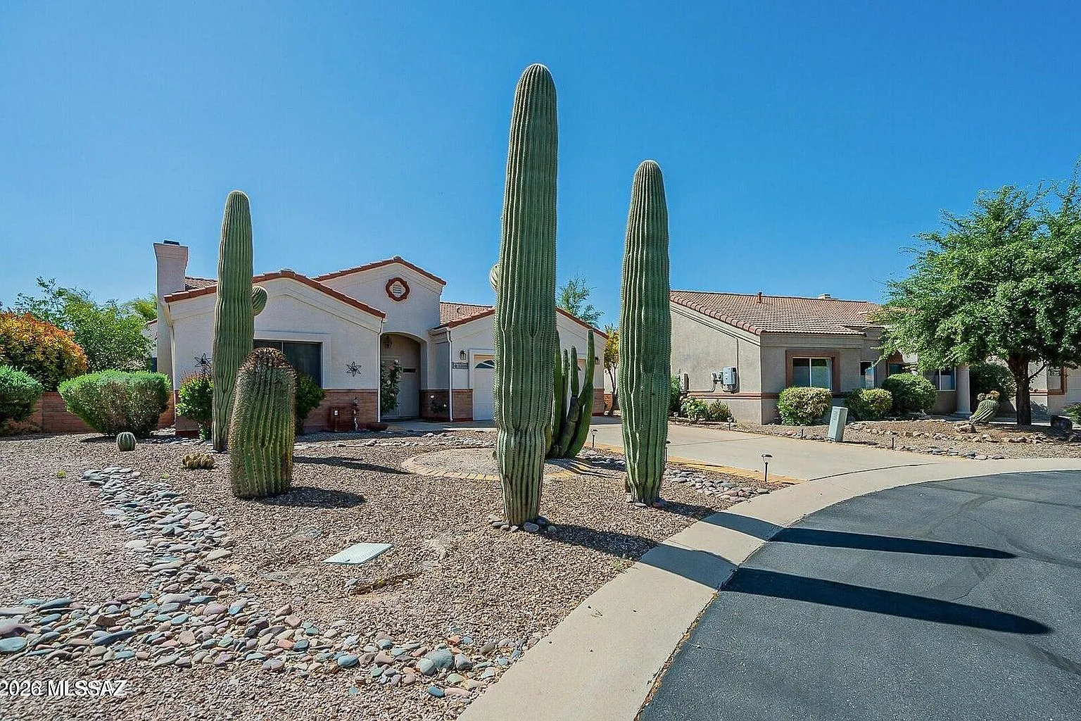 2 bed, 2.0 bath, 1634 sqft, $1,900 — Photo 2