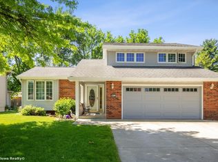 9412 Aurora Ave, Urbandale, IA 50322