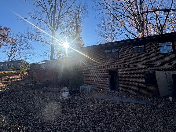 4th image of 131 Tower Heights Rd