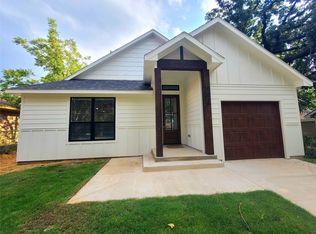 902 W Wilde St, Denison, TX 75020