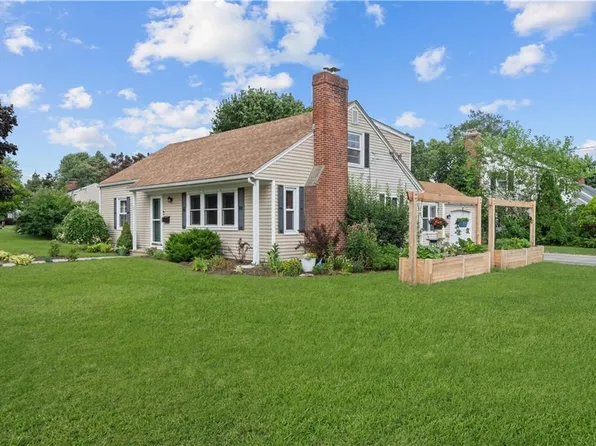 76 Sweetfern Rd, Warwick, RI 02888