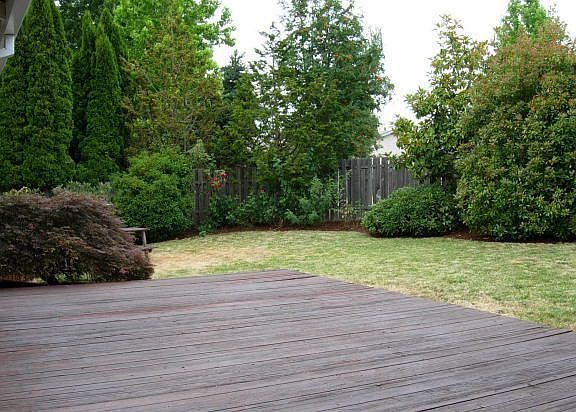 rear overlooking deck