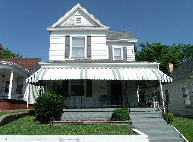 1306 Lincoln St photo 1