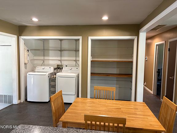 5th image of 1448 Logan Ave