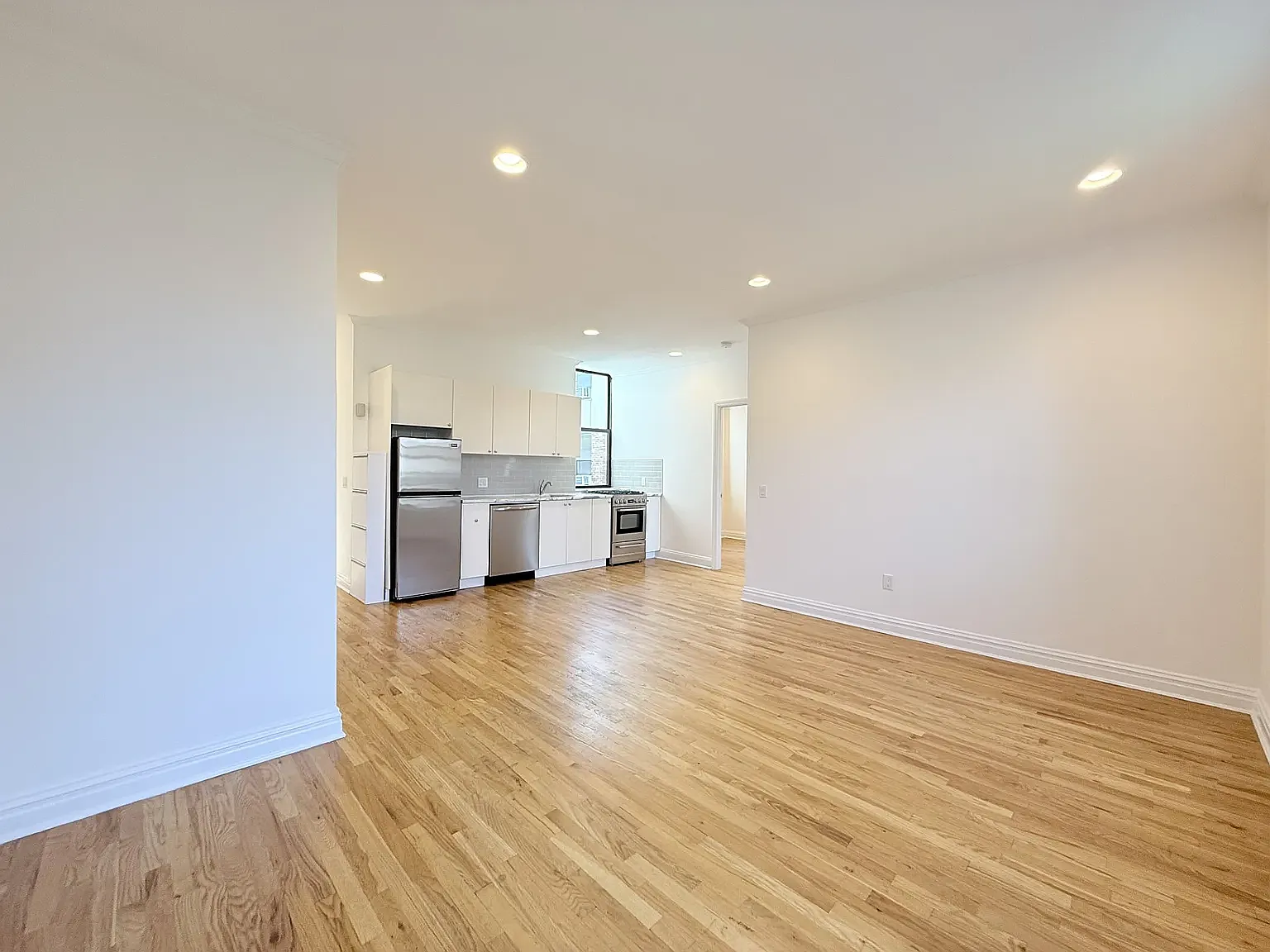 299 East Eighth Street — Photo 3