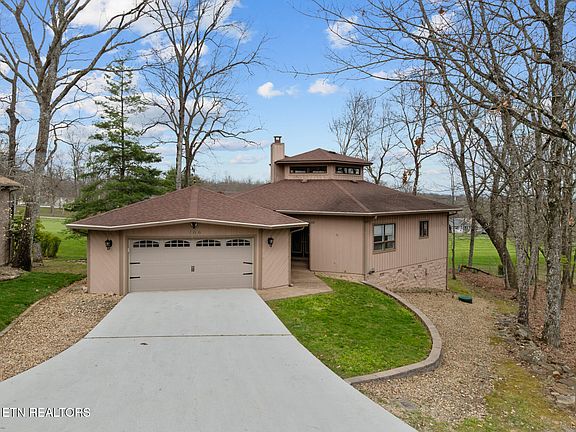3rd image of 166 Baltusrol Rd