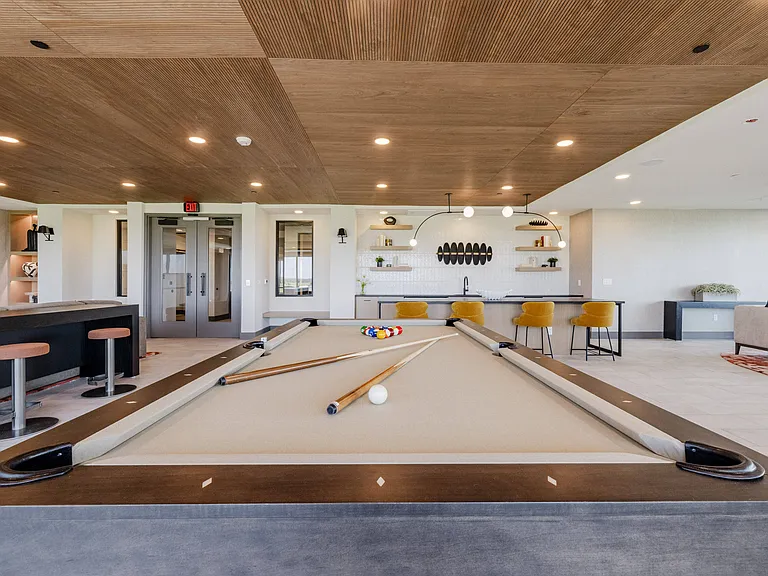 Del Via Apartments — Photo 17