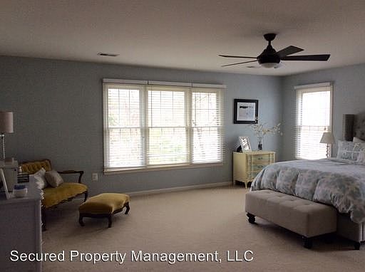 4th image of 30 Palace Ln