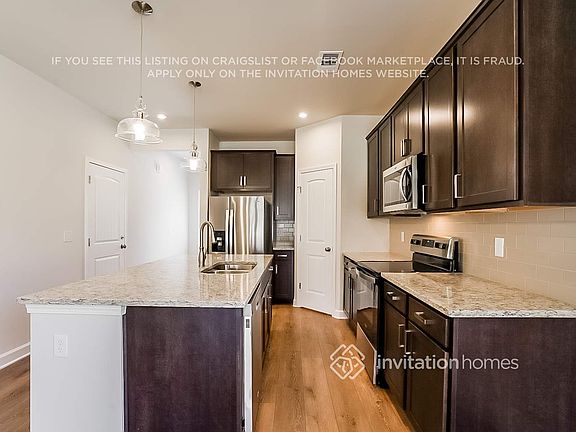 4th image of 554 Becks Pl