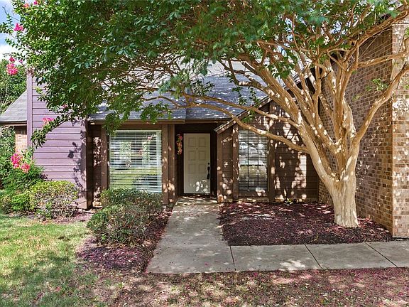 2nd image of 2955 Kimberly Dr