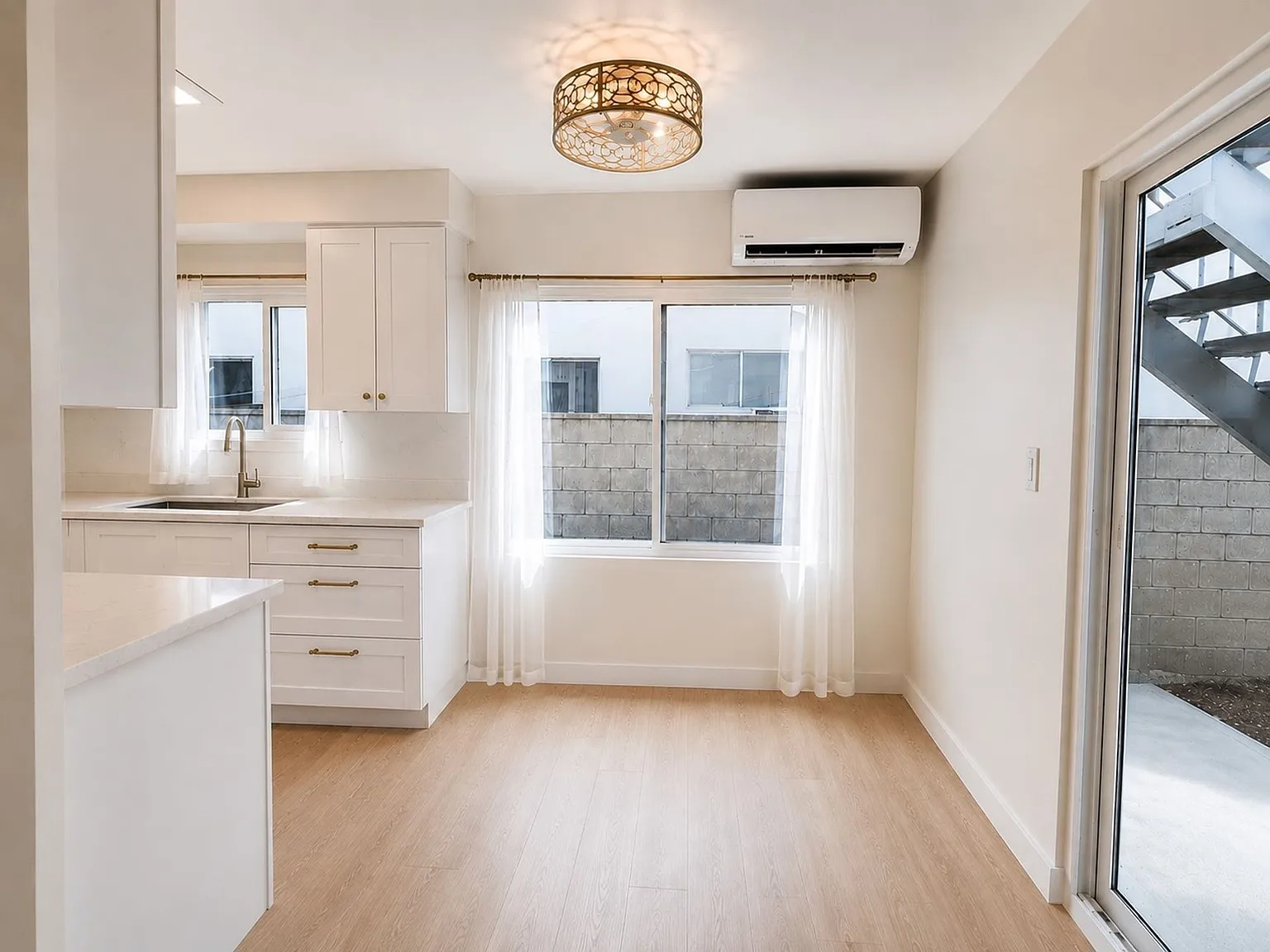 Coming Soon, 1 Bed + 1.5 Bath At 1522 Harvard St, Santa Monica, Ca 90404. — Photo 2
