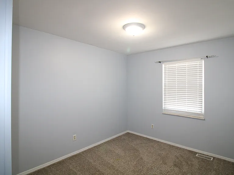 912 Oakwood Farms Ln — Photo 25