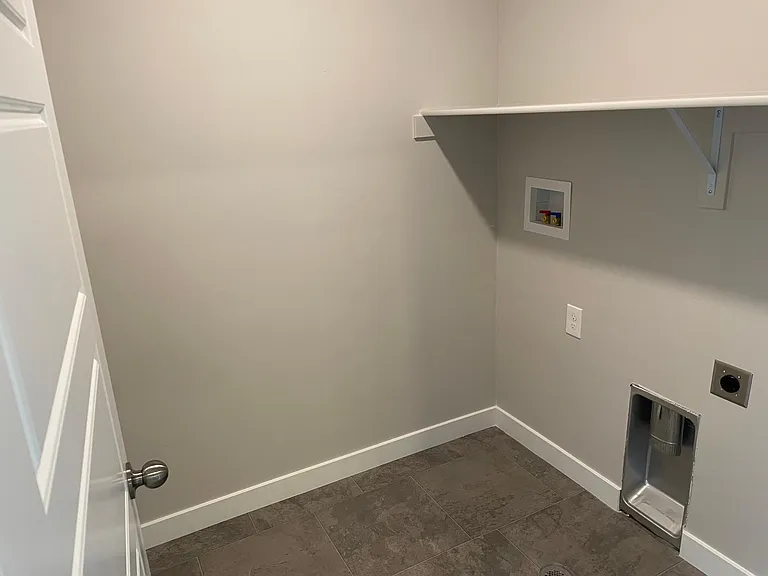 Laundry room (Floor 2)