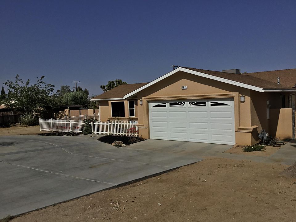 1st image of 7619 Dumosa Ave