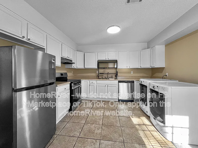 3 bed, 2.0 bath, 1250 sqft, $1,600 — Photo 1