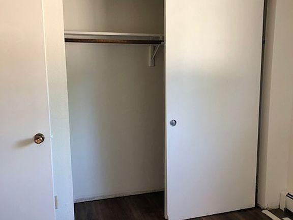 5th image of 618 S Van Buren St APT 5
