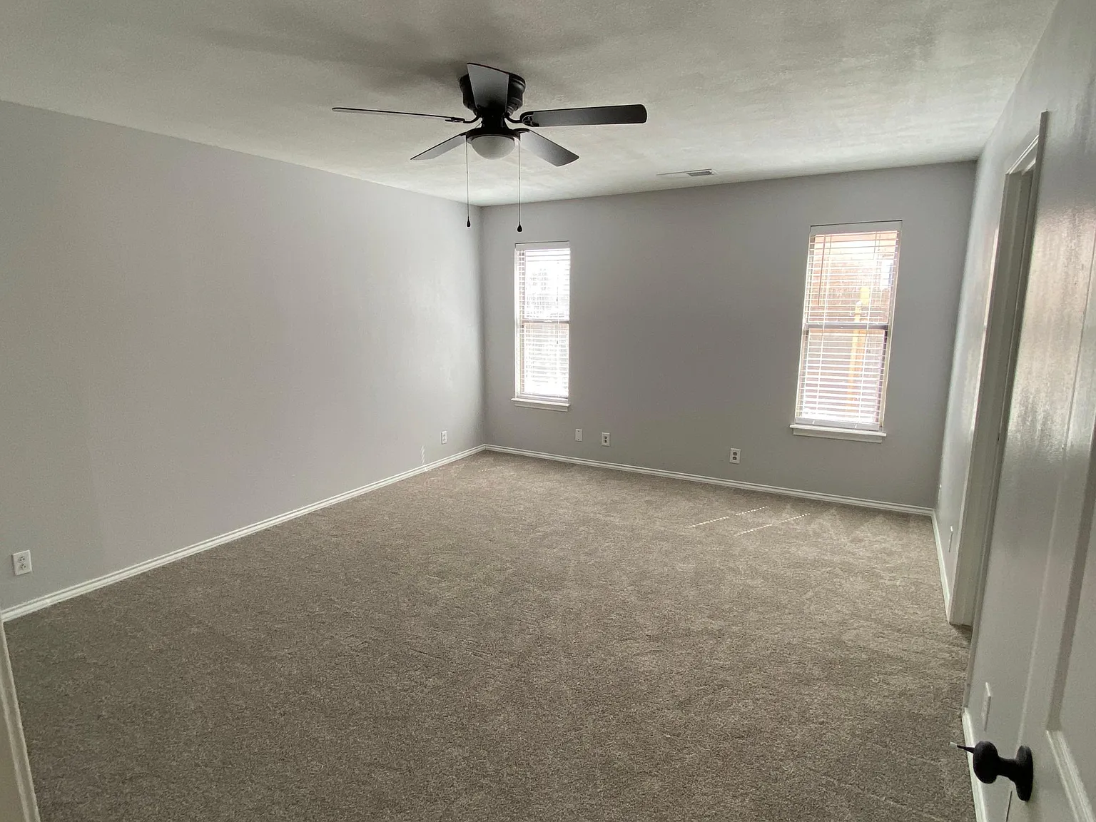 4528 Lanham St — Photo 3