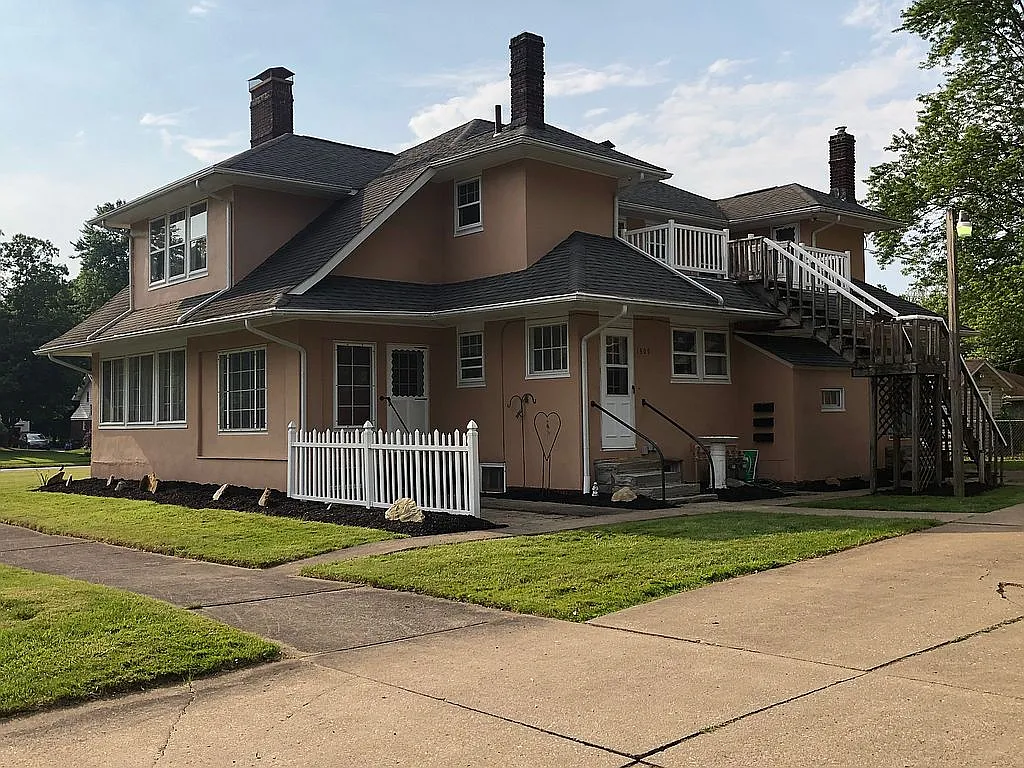 1305 Parkway Blvd photo 1