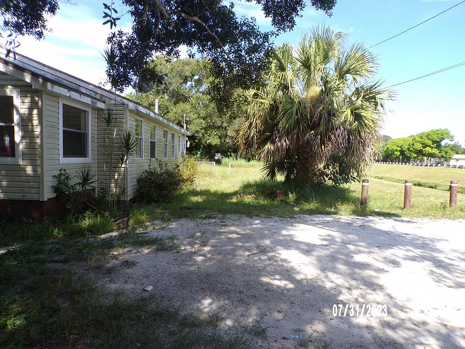2nd image of 327 N 15th Street N