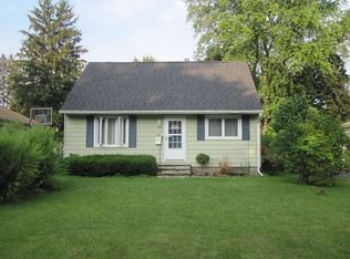 211 Windemere Rd, Syracuse, NY 13219