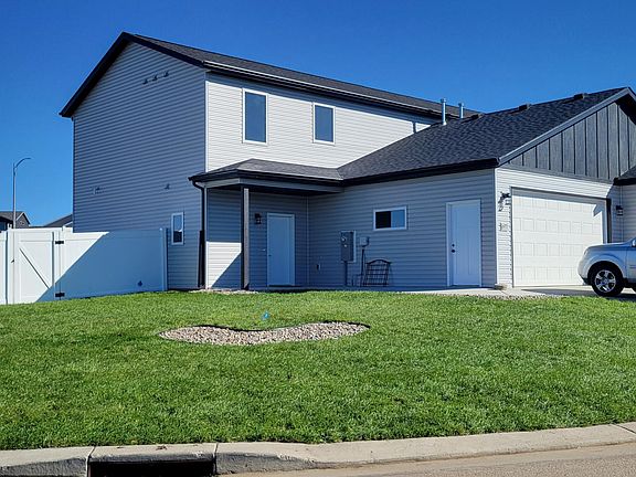 3rd image of 6933 Butler Loop