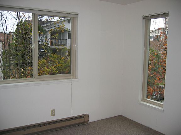 5th image of 4230 8th Ave NE APT 301