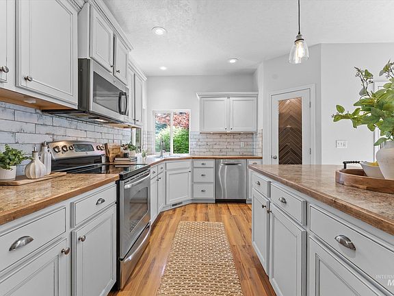 4th image of 3542 S Capulet Way