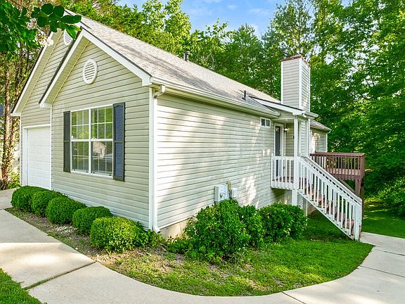 3rd image of 1214 Foxwood Dr