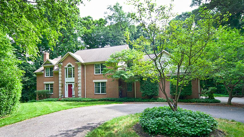 1st image of 9371 Canterbury Ln