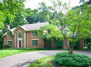 9371 Canterbury Ln, Mentor, OH 44060