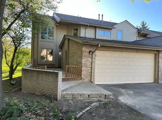4347 Foxpointe Dr, West Bloomfield, MI 48323